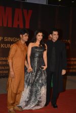Aishwarya Rai Bachchan, Omung Kumar at Sarbjit Premiere in Mumbai on 18th May 2016